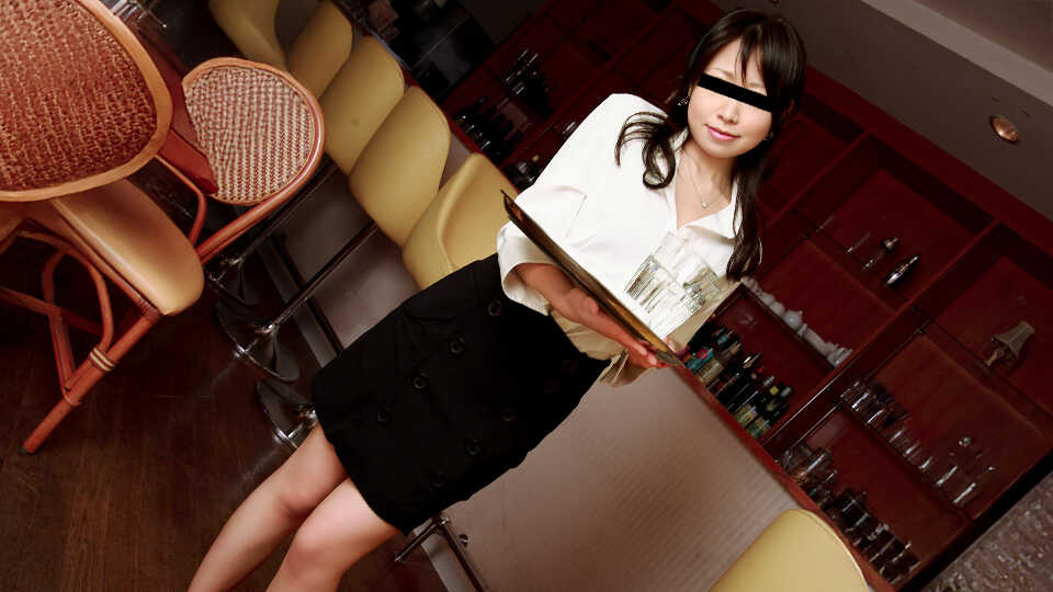 Amateur's Job ~Can You Call a Waitress to the Multi-Purpose Toilet During Business Hours?!~