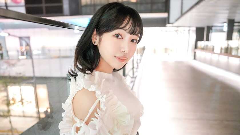 SIRO-5633 Fair-skinned beauty college girl! Her sexual awakening started when the shower hit her pussy! She feels it intensely from her boyfriend's thrusts—he prefers creampies over pullouts—the sight is way more than worth seeing!! 【First Shoot】AV Application via