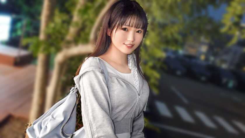 SIRO-5719 A cheeky girl who likes older men. She gets excited when surrounded by uncles at a porn theater. She cums just from being touched on her sensitive spots, cums when her hips are shaken—her whole body is an erogenous zone that climaxes no matter what you do