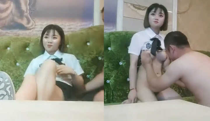 Tan Hua Ge Tang Tan Hua Chen Xiansheng, JK Student Noisy Sister Tight Forcing Sitting on Daddy's Big Meat Stick