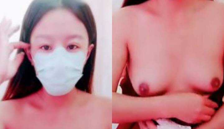 Creampie: A married woman who secretly talks on the phone with her friend while wearing shiny black stockings behind her husband's back.