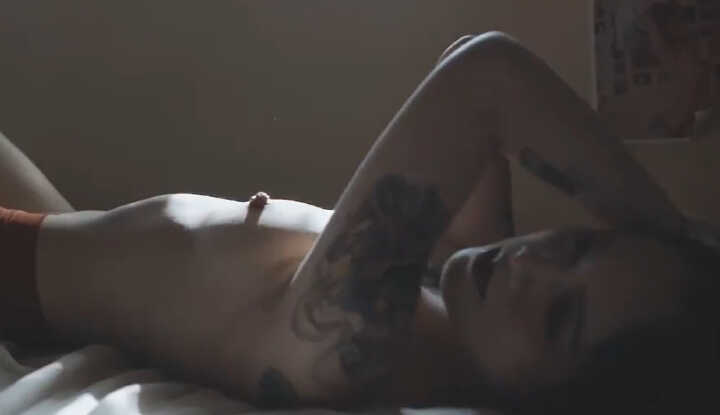 Sexy Lifelike Photography Behind-the-scenes