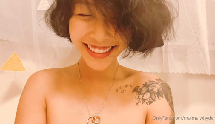 It's bath time, come let's have a fun bath together!