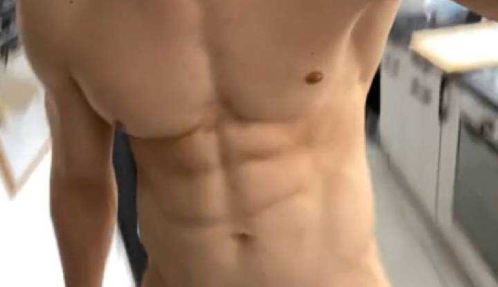Youssef khelil - Muscular older brother waiting to have sex with a little sister in bed Onlyfans video leaked.