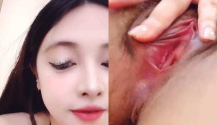 Hurry and use your mouth to catch big sister's pussy juice well