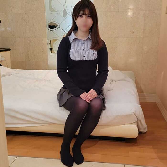 [FC2] Slender Housewife with Beautiful Breasts: No-Panty Stockings Torn for Penetration and Bukkake [FC2-PPV-4896918]
