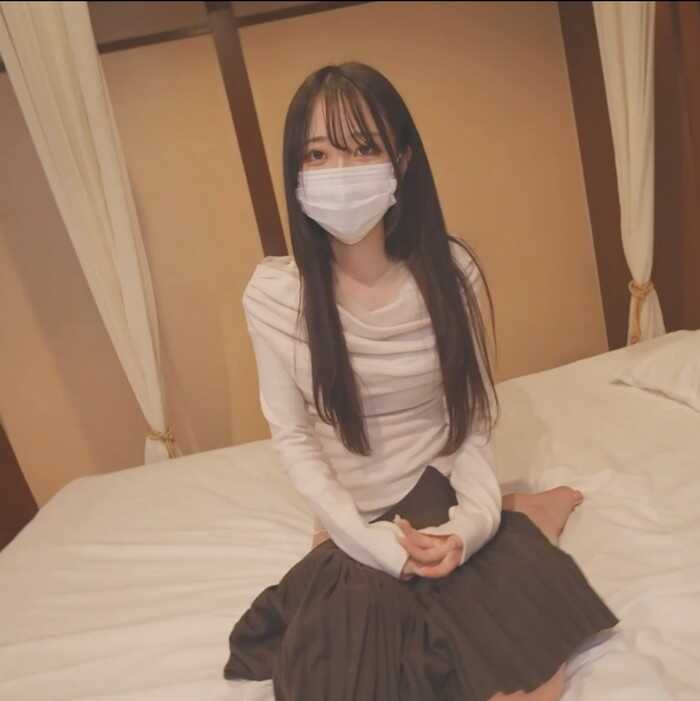 [FC2] Lovey-Dovey Livestream with an SSS Idol-Level Cute Beauty [FC2-PPV-4899872]