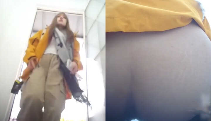 3.7M Follower Influencer Mumu Secretly Filmed on Lili Island, Tender Pussy Fully Releasing Urine Under Yellow Assault Jacket, Privacy Completely Exposed!