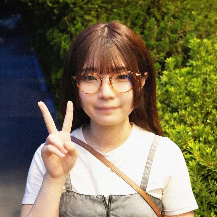 [FC2] Debut: A 20-year-old plain nerdy science student from a local national university who has only studied and has no experience with men. In her first intimate guidance, she gets so carried away that she moves her hips herself and can't hold back [FC2-