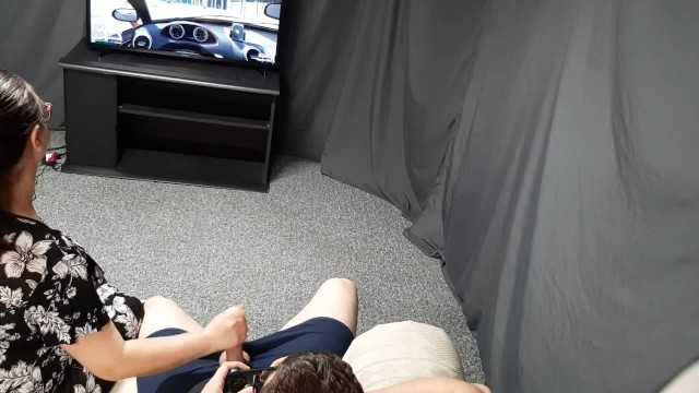 Stepmom tries to give a handjob to me while I play GTA5.